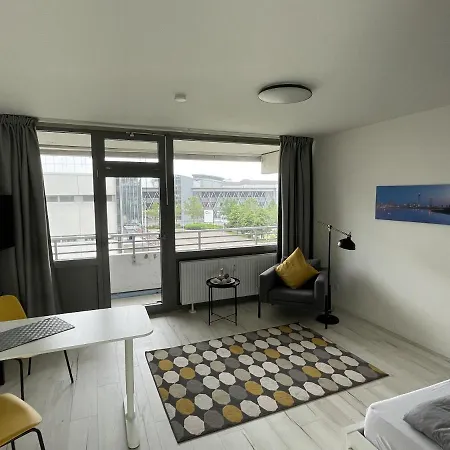 Apartment Rhein - - Balcony - Tradefair Neuss